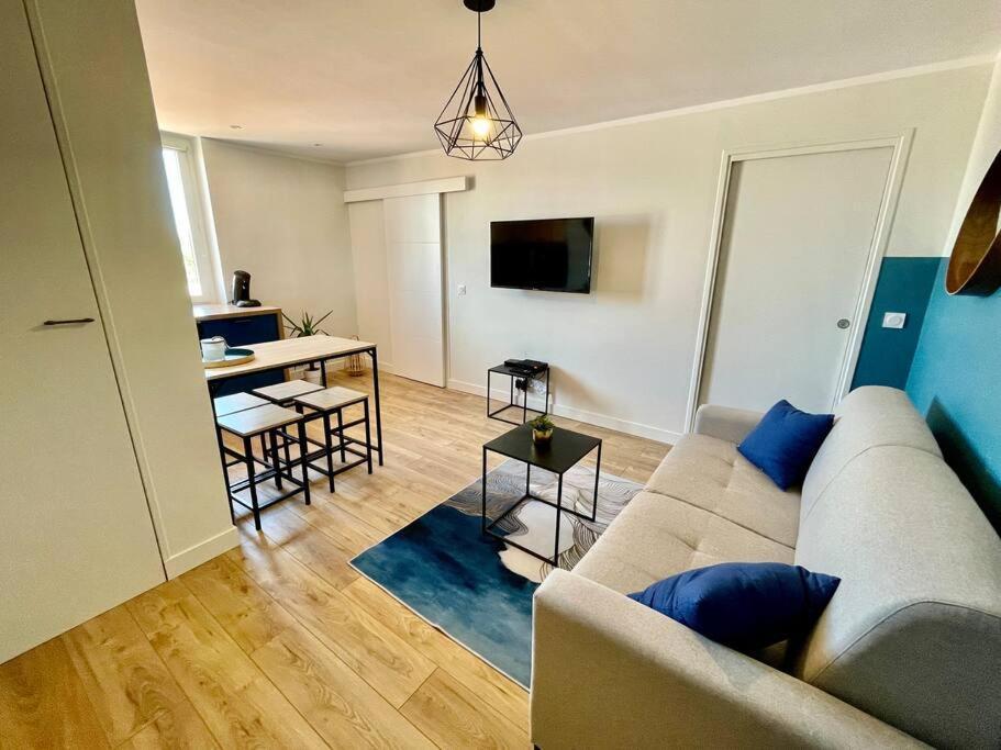 Ivs Andreossy Vue Mer Et Montagne Pour 4 Antibes Exterior photo